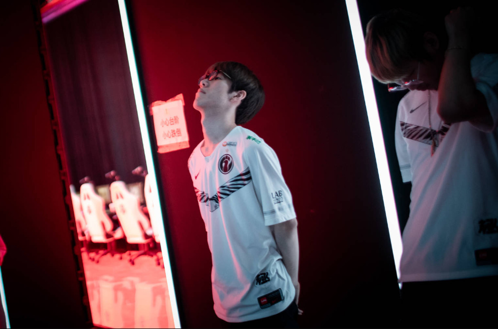 IG险胜LGD，Jankos成为全场焦点小组赛3:2（上海）