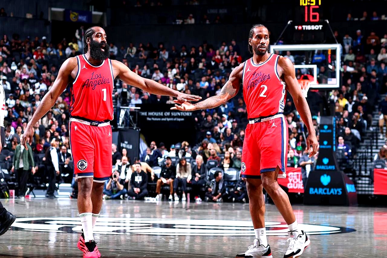 勇士连胜达到三场，击败灰熊稳坐西部前八